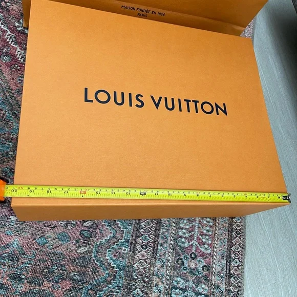 COPY - Authentic Louis Vuitton xtra large empty box. - Picture 1 of 17